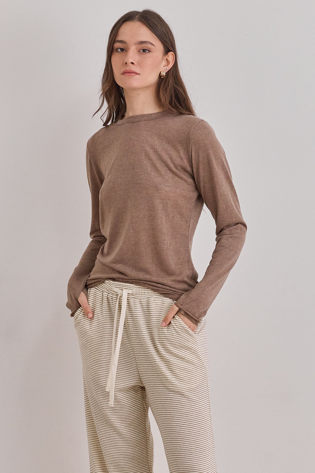 טי שירט דמוי פשתן מיילו שרוול כפפה | חום