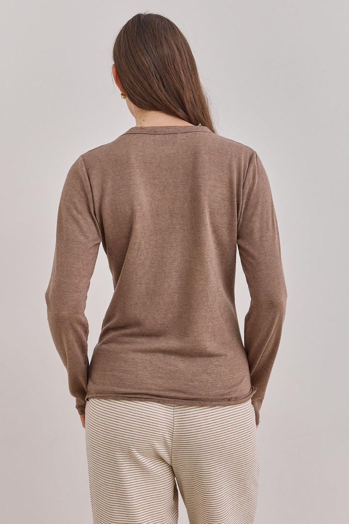 טי שירט דמוי פשתן מיילו שרוול כפפה | חום