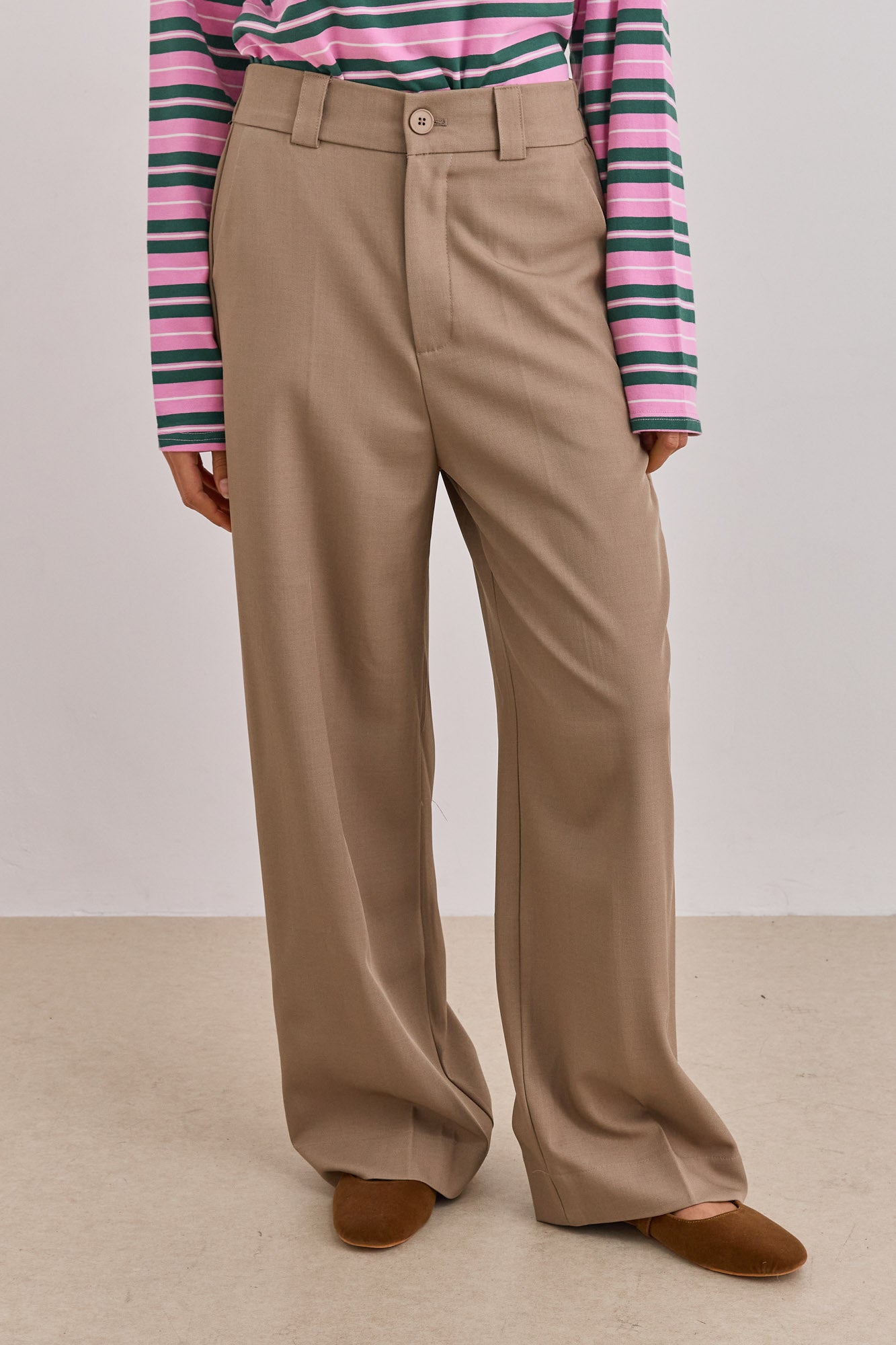 מכנסיים מחויטים בנג'מין גזרה ישרה | חאקי