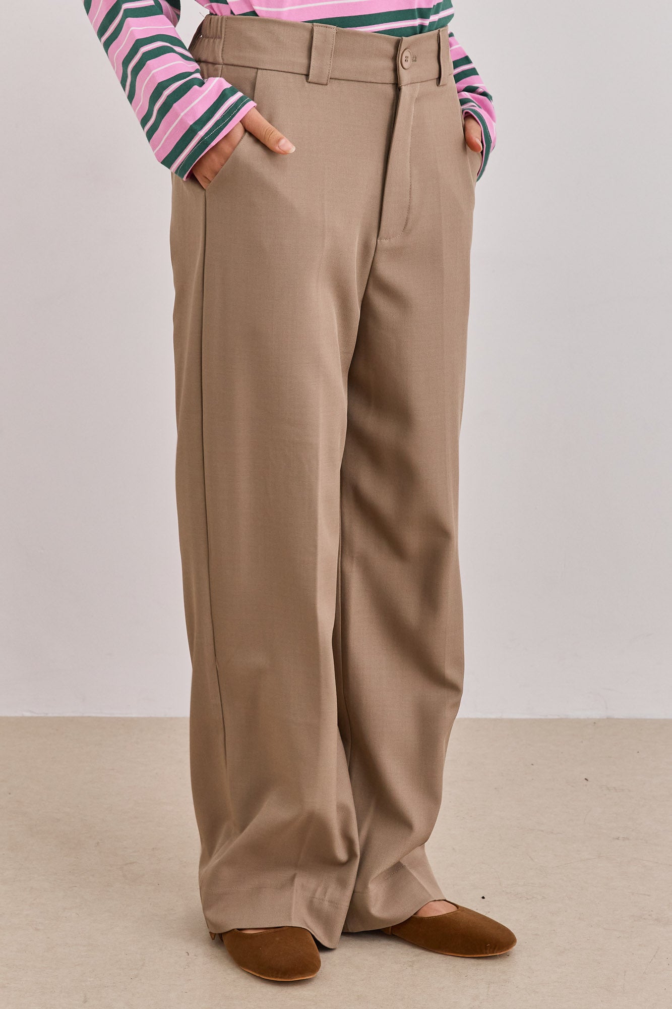 מכנסיים מחויטים בנג'מין גזרה ישרה | חאקי