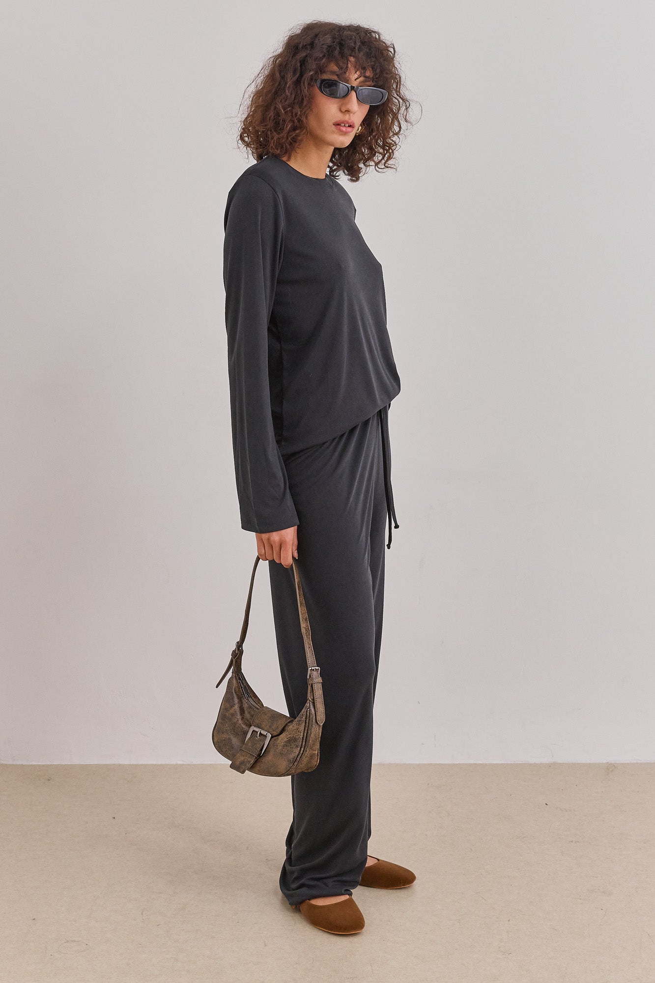 מכנסי ברטה גזרה ישרה גומי מותן | שחור