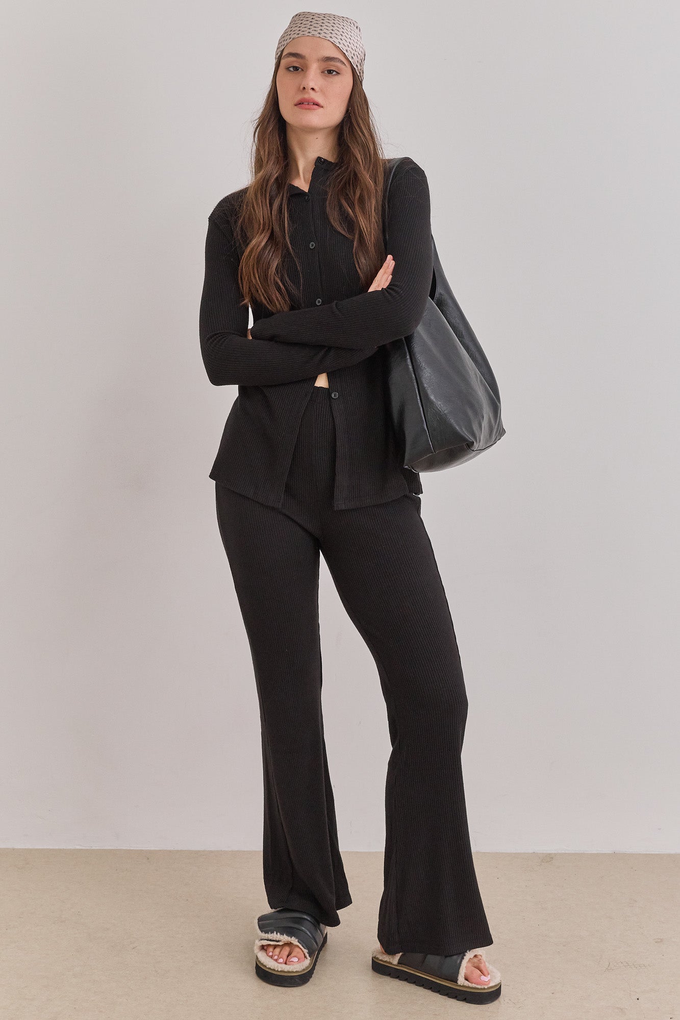 סריג ריב קאן בשילוב כפתורים | שחור