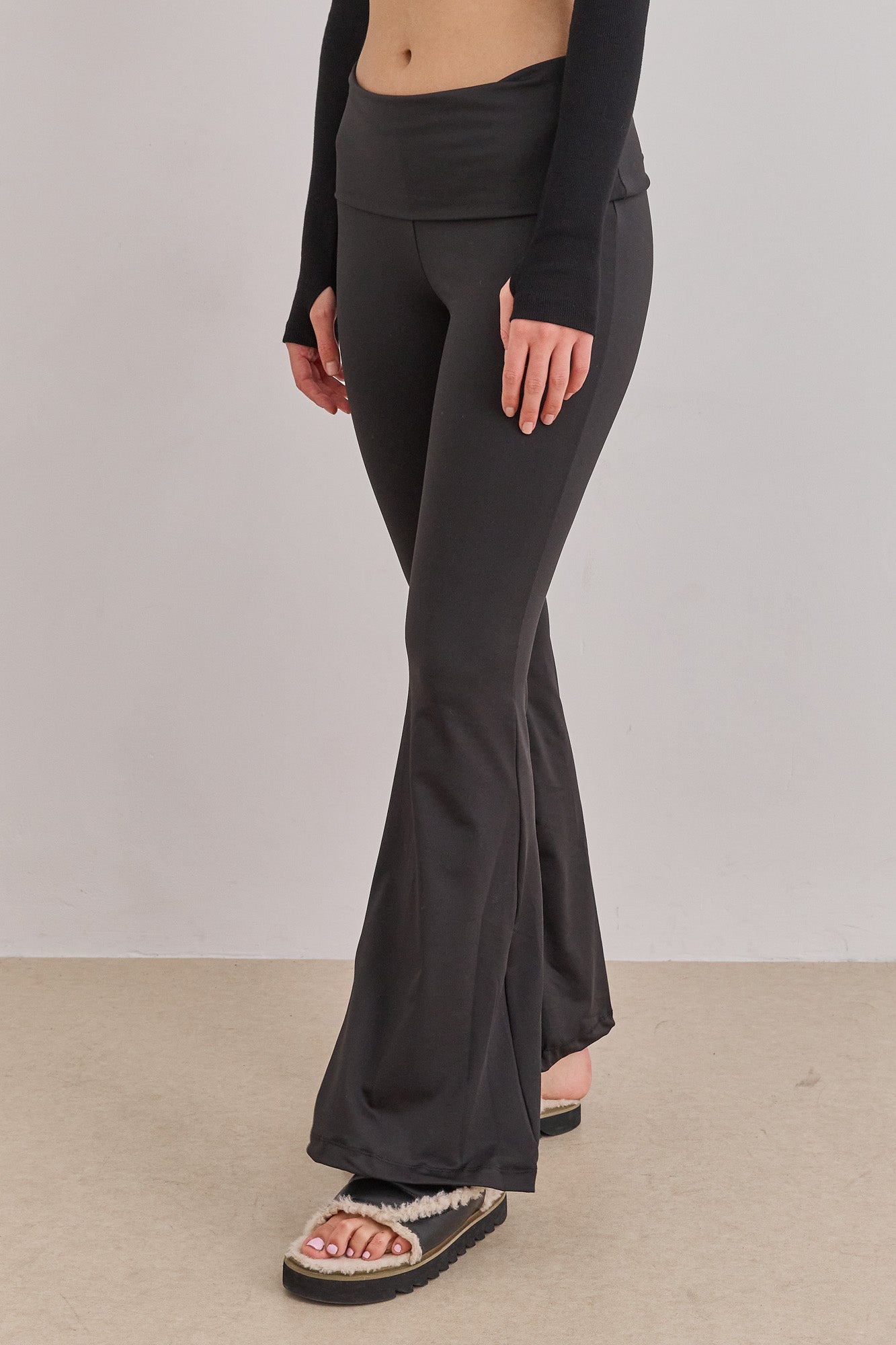 טייץ פדלפון אליס בד מחטב | שחור