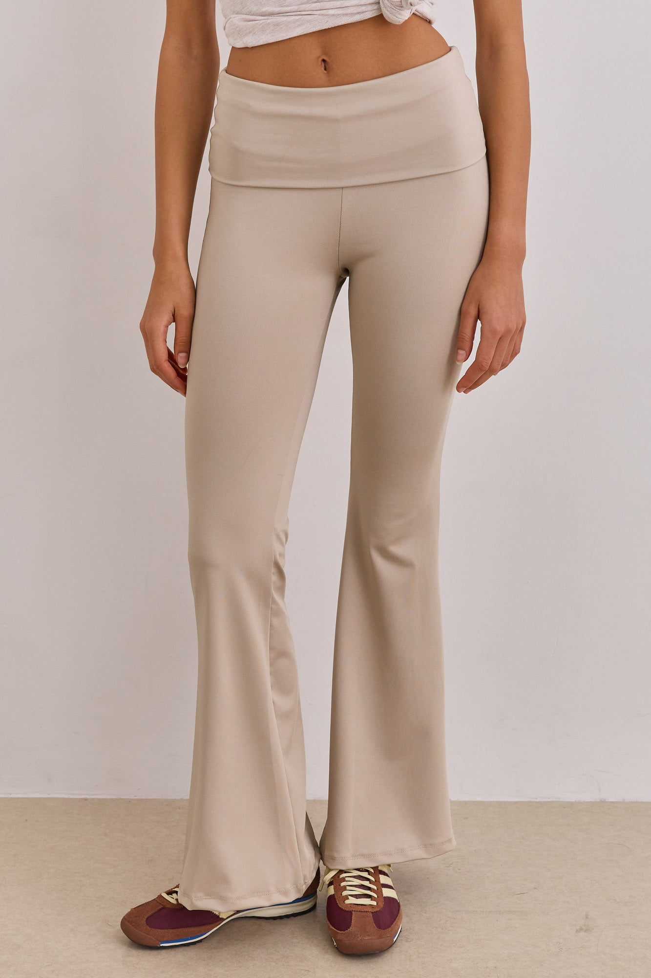 טייץ פדלפון אליס בד מחטב | מוקה