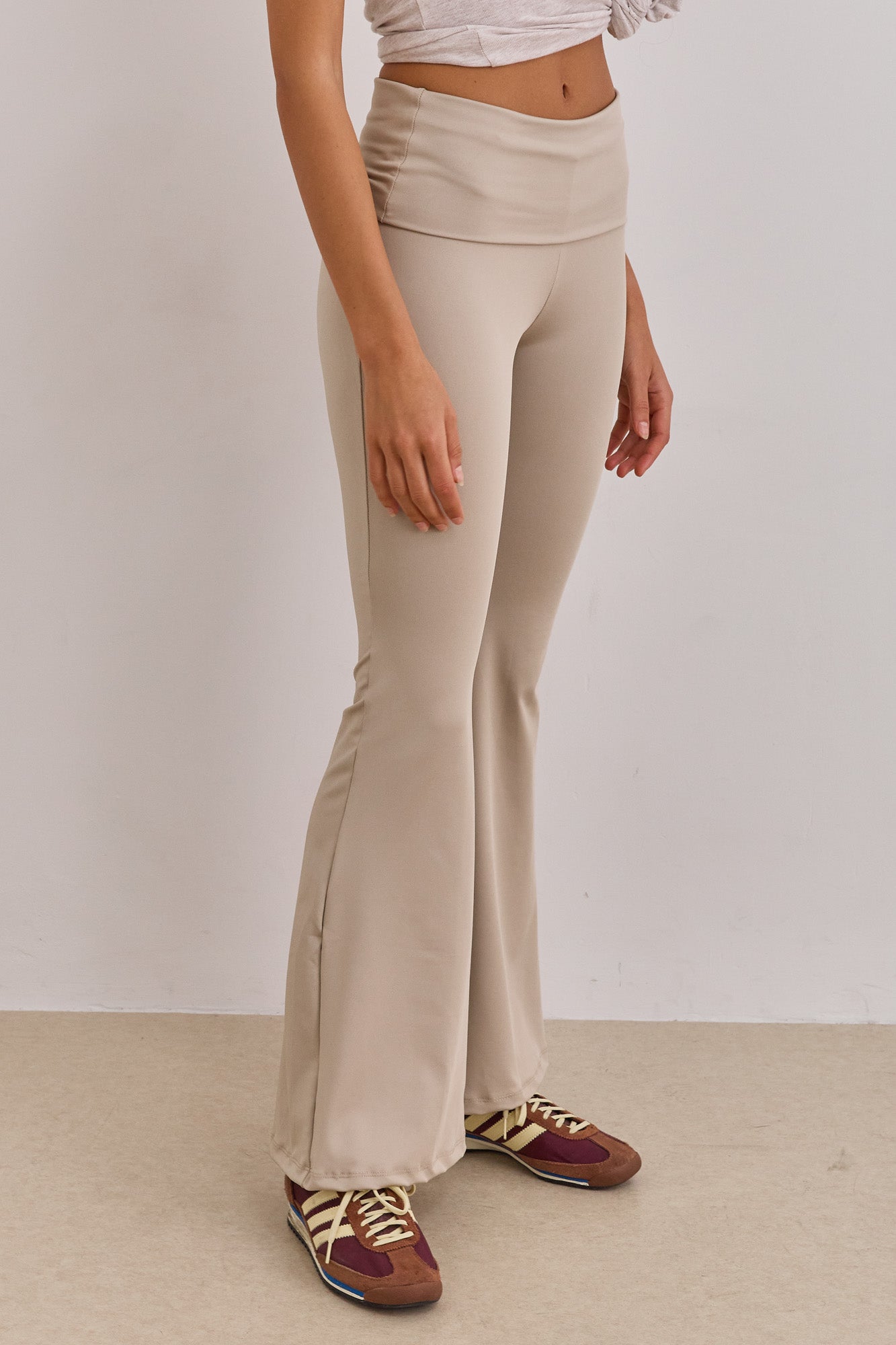 טייץ פדלפון אליס בד מחטב | מוקה