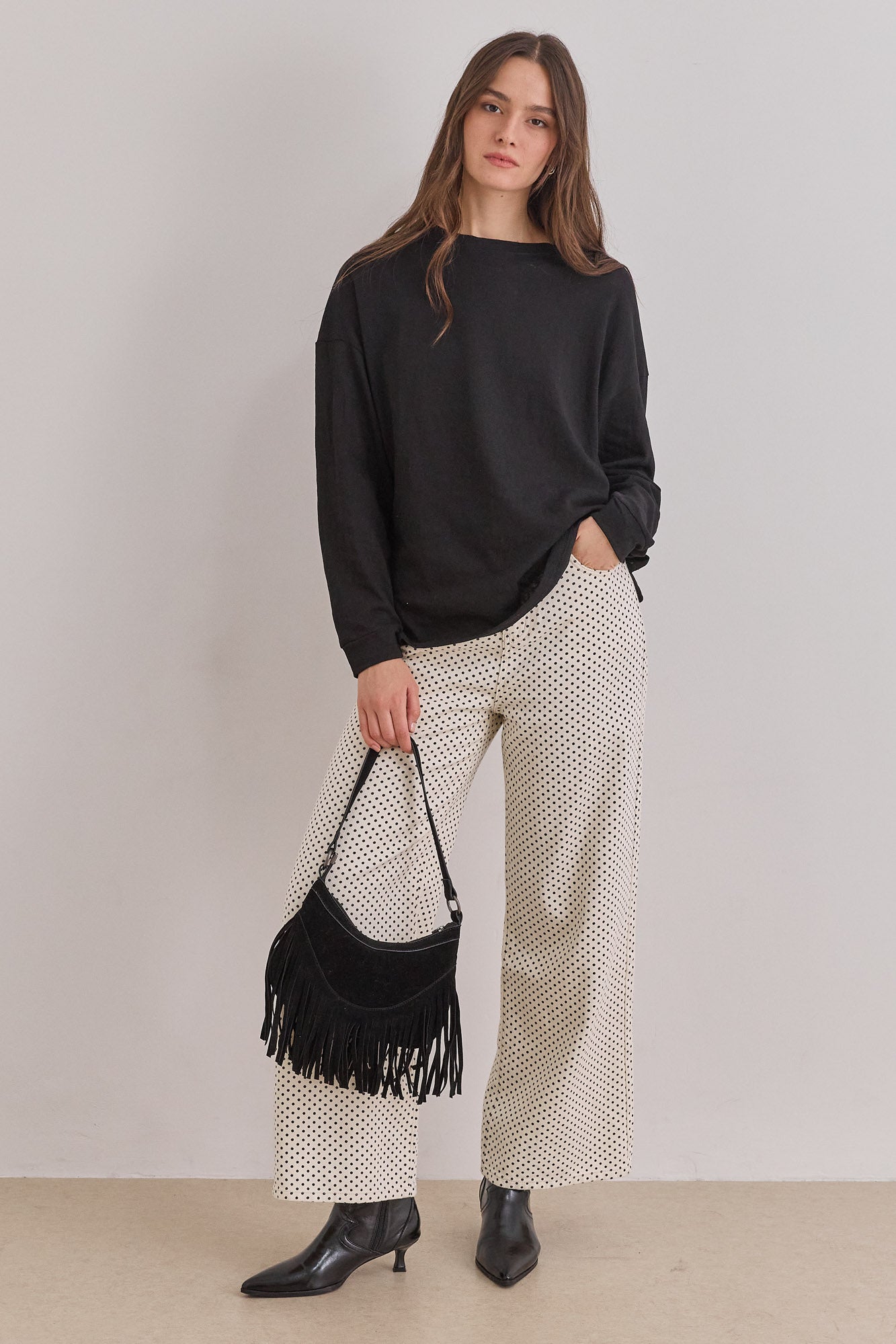 טי שירט בייסיק אשלי בד שקפקף | שחור