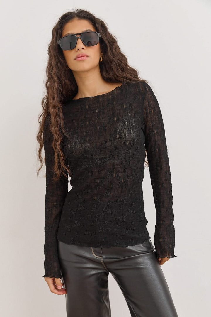 חולצת לינדזי תחרה שקפקפה  | שחור