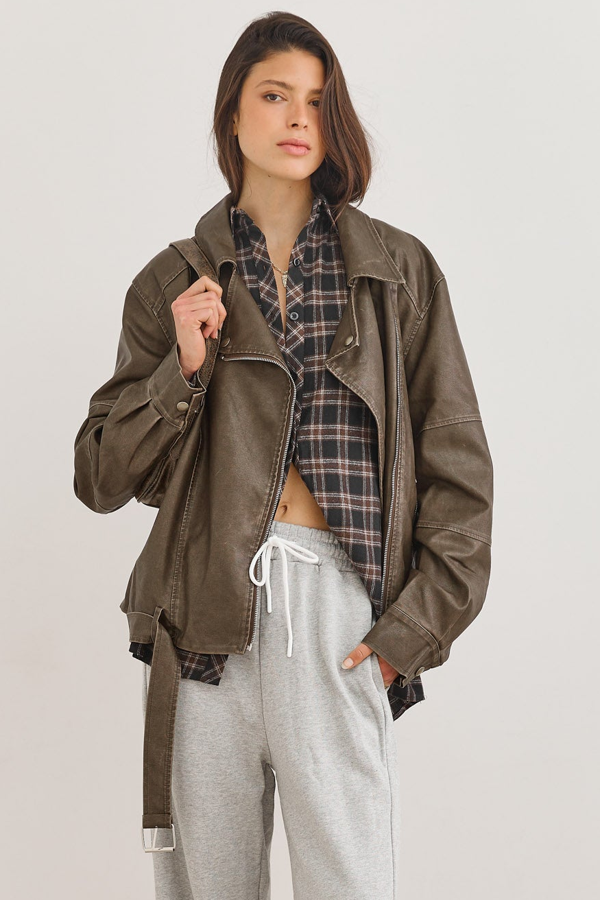 מעיל דמוי עור אלינוי במראה משופשף | חום כהה