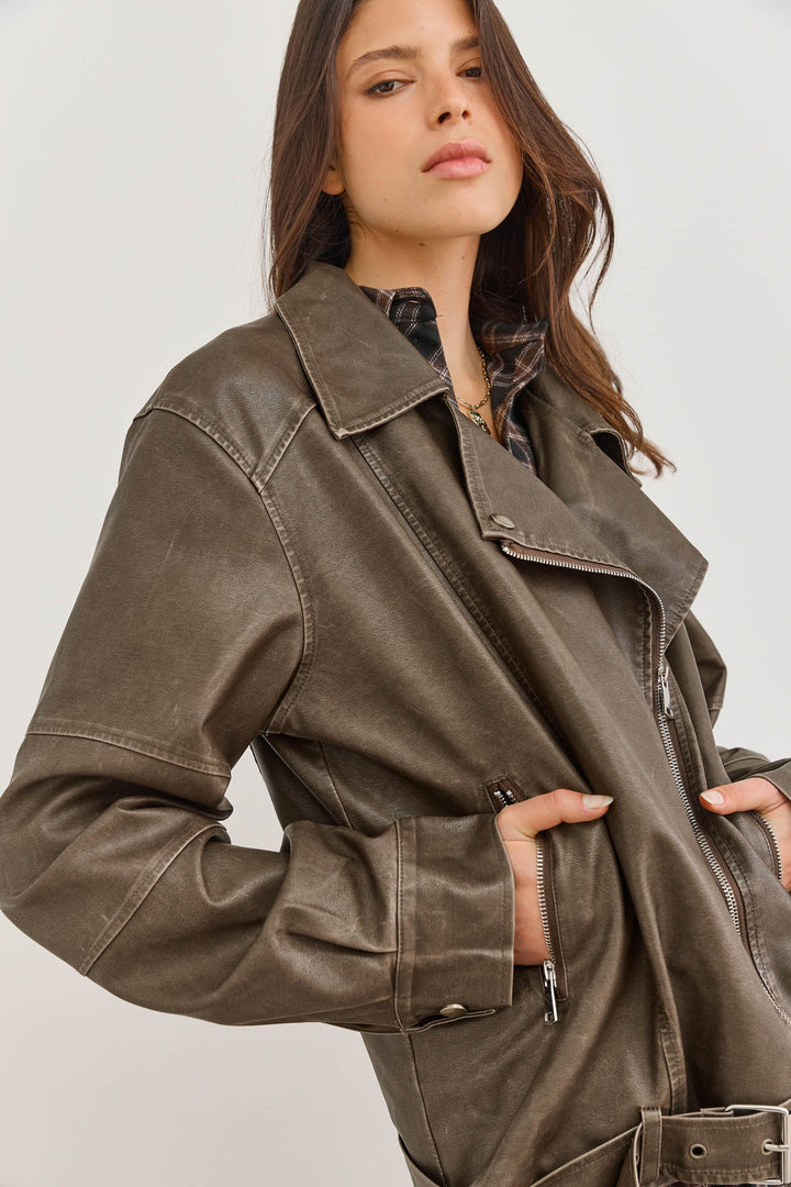 מעיל דמוי עור אלינוי במראה משופשף | חום כהה