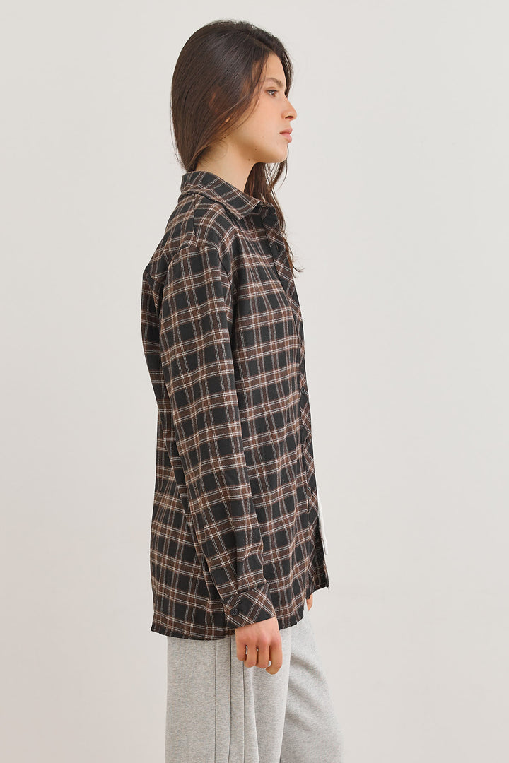 מכופתרת לילו משבצות גזרת אוברסייז | שחור/חום