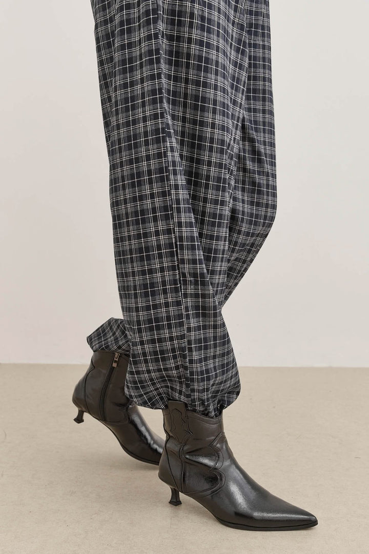 מגפון דמוי עור שילה בגימור מבריק | שחור