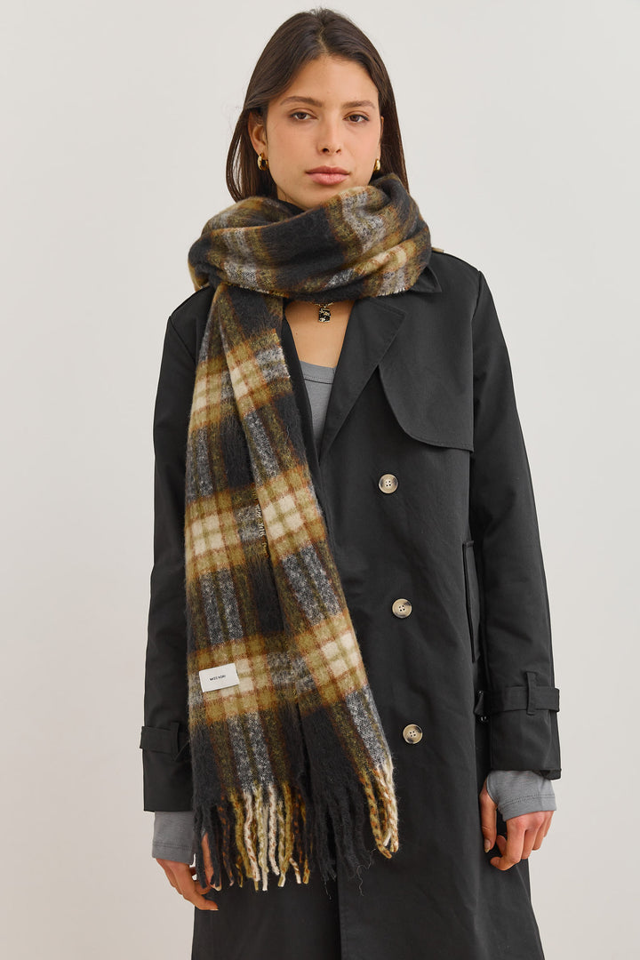 צעיף משבצות גאלה סיומת פרנזים | שחור/צהוב