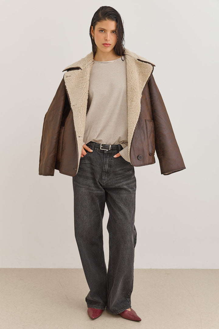 חולצת דיימון סטרייפס לייבל עור | קרם/שחור