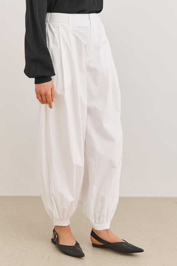 מכנסי בלון מקס בגזרה רחבה | לבן