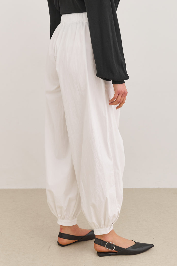 מכנסי בלון מקס בגזרה רחבה | לבן