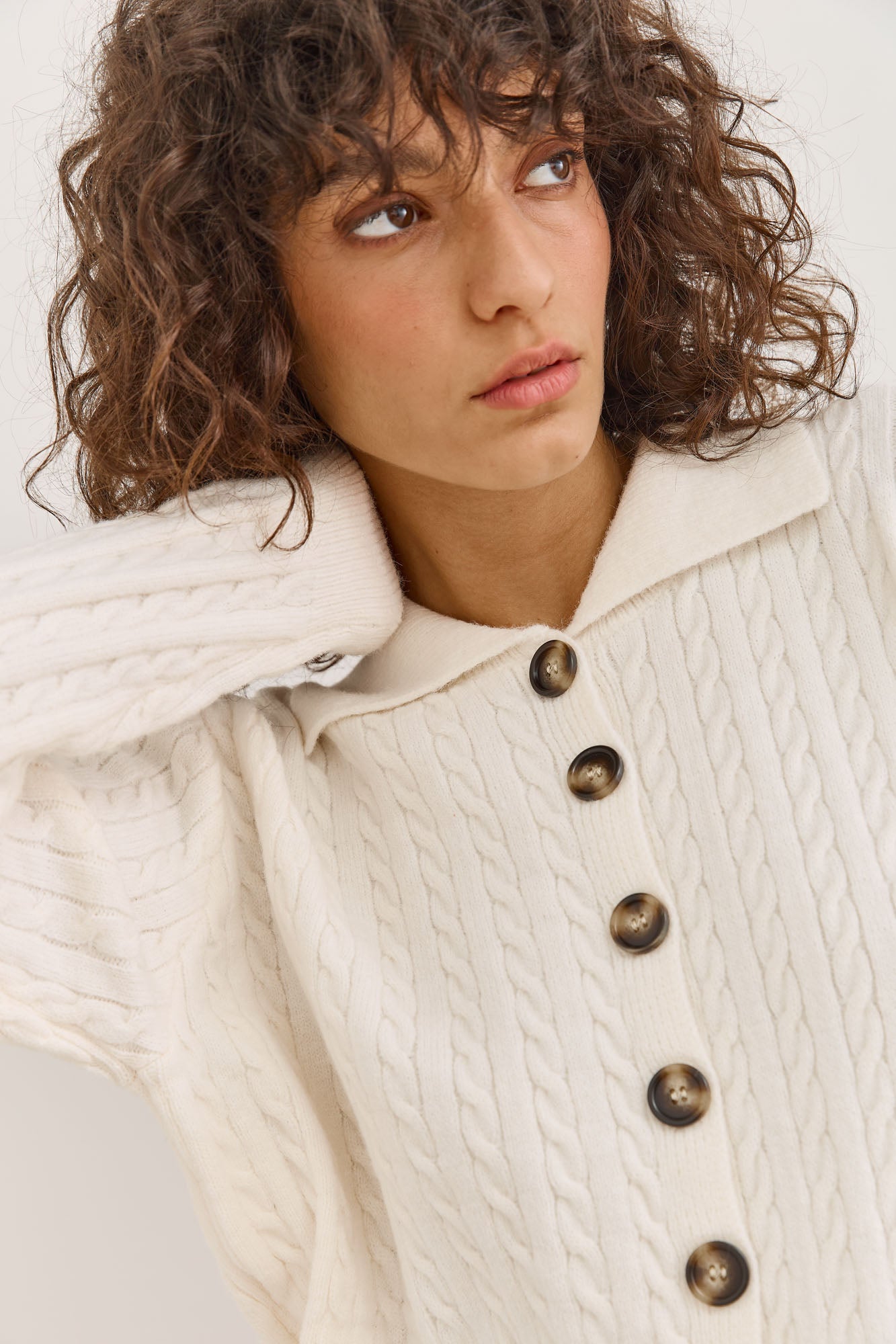 סריגים וסוויטשירטים