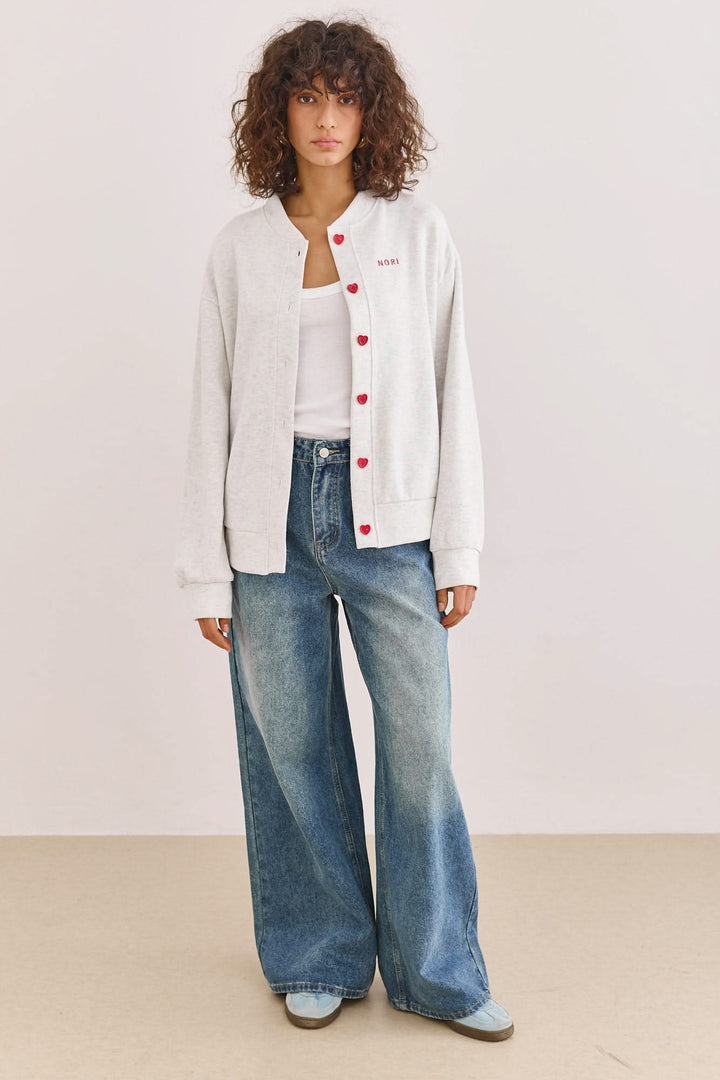 בומבר סוויטהארט בשילוב כפתורי לב | אפור בהיר