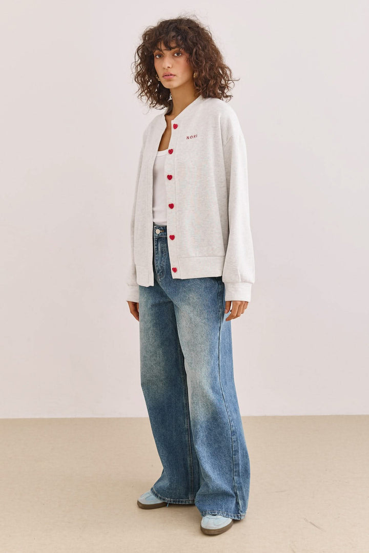 בומבר סוויטהארט בשילוב כפתורי לב | אפור בהיר