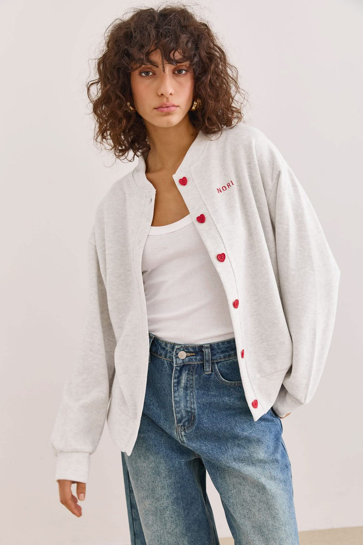 בומבר סוויטהארט בשילוב כפתורי לב | אפור בהיר