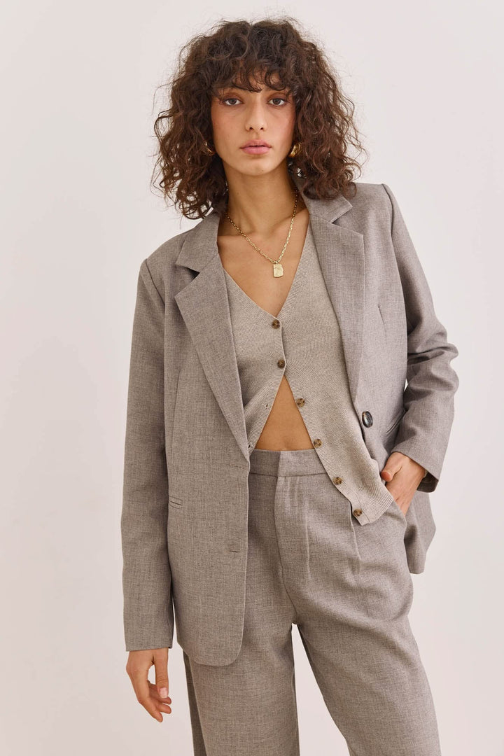 בלייזר מחויט אמבר גזרת אוברסייז  | חום אפרפר