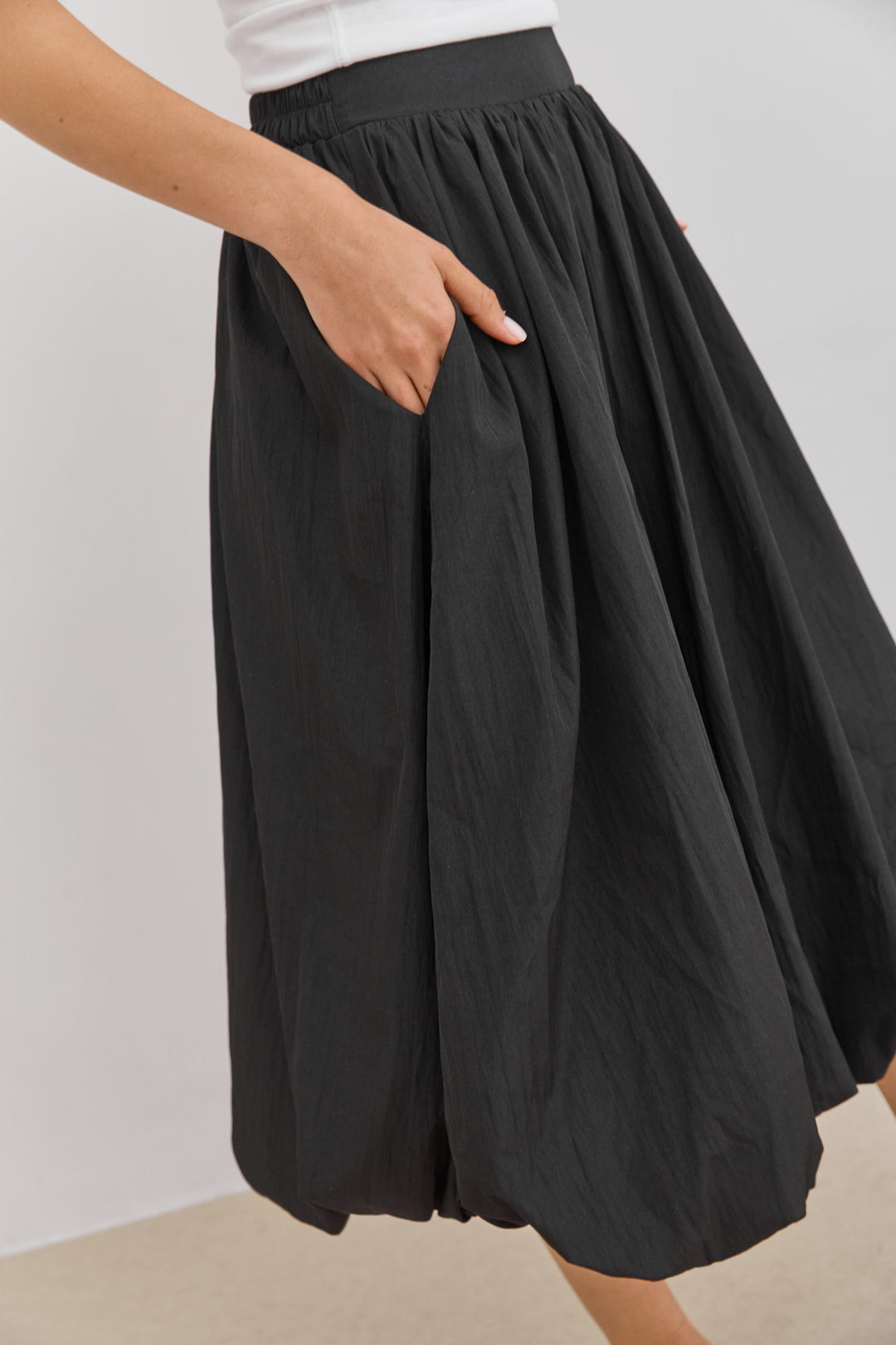 חצאית בלון אניה אורך מידי | שחור