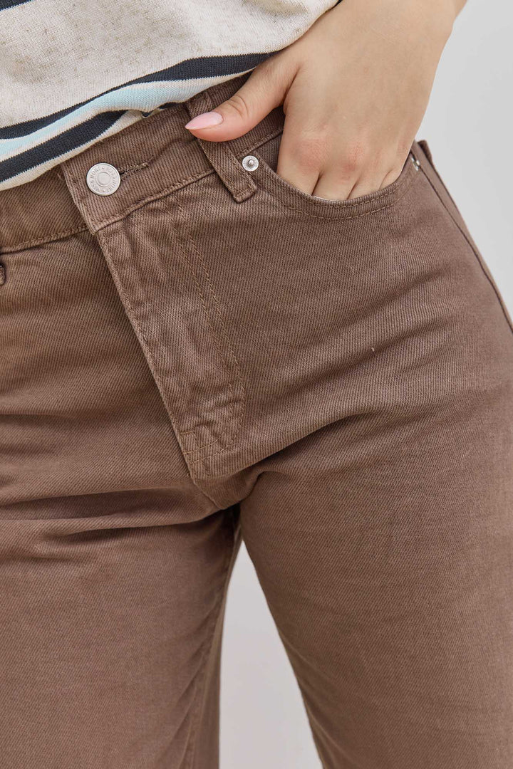 מכנסי דנים לאב גזרה ישרה | חום