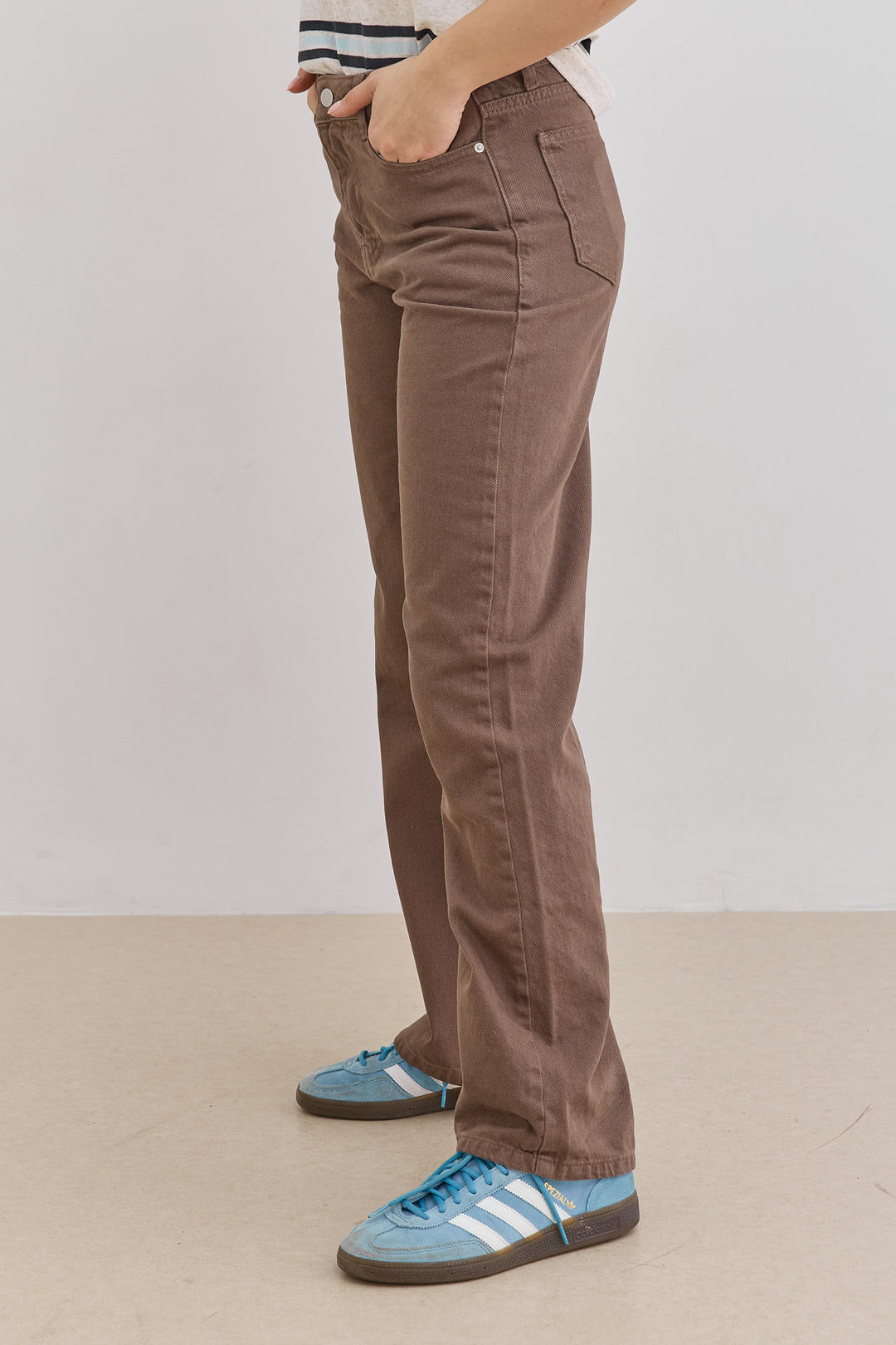 מכנסי דנים לאב גזרה ישרה | חום