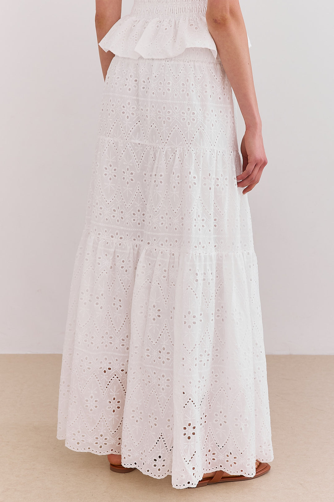 חצאית מקסי אודרי בד רקום | לבן