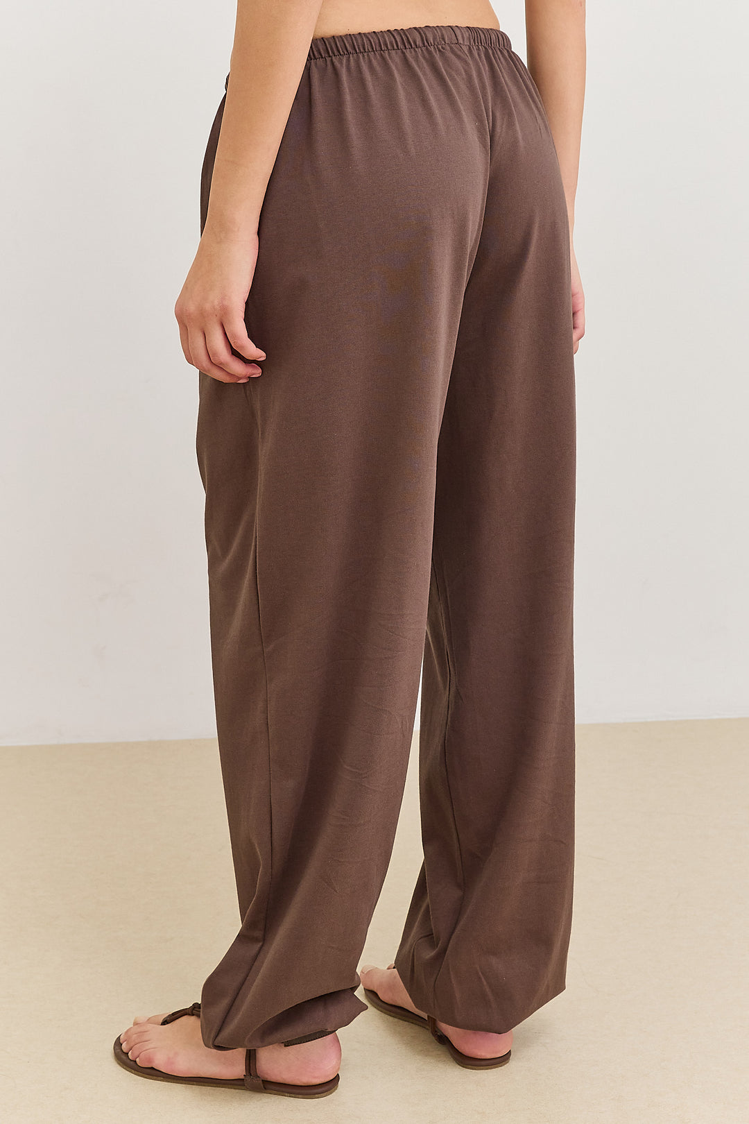 מכנסי בלון סשה בשילוב גומי | חום