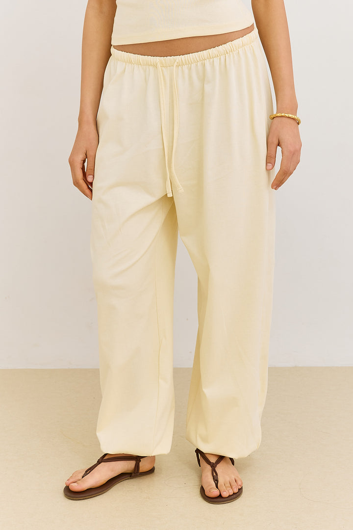 מכנסי בלון סשה בשילוב גומי | צהוב חמאה