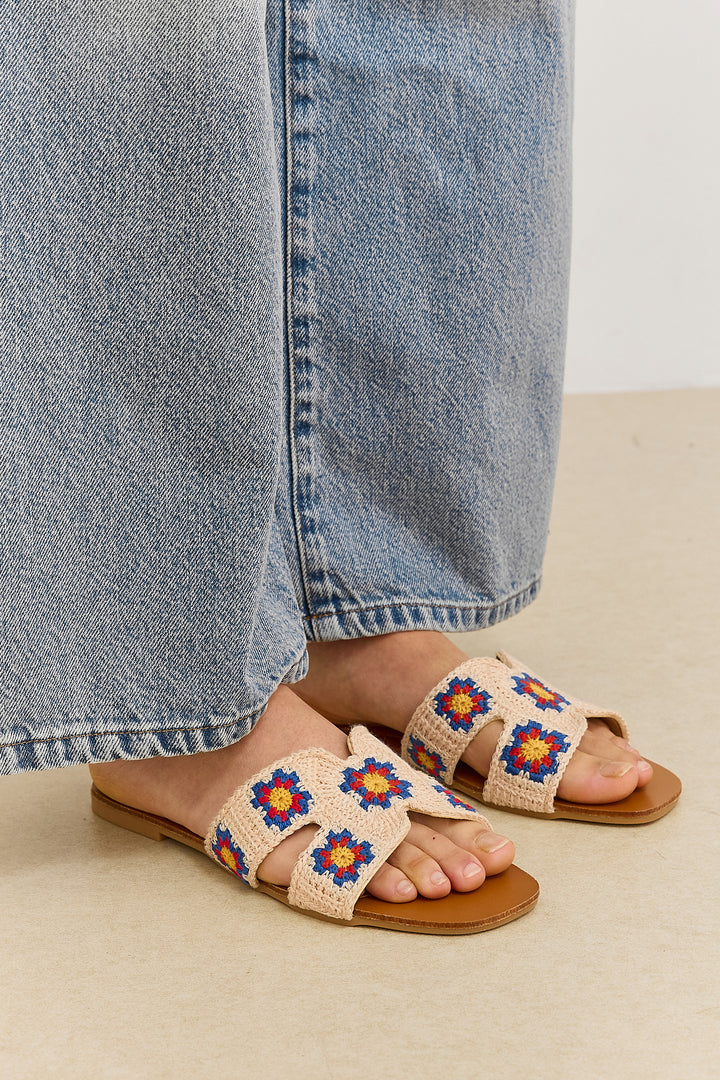 כפכפי קרושה ברטה פלאוורס | בז'/כחול