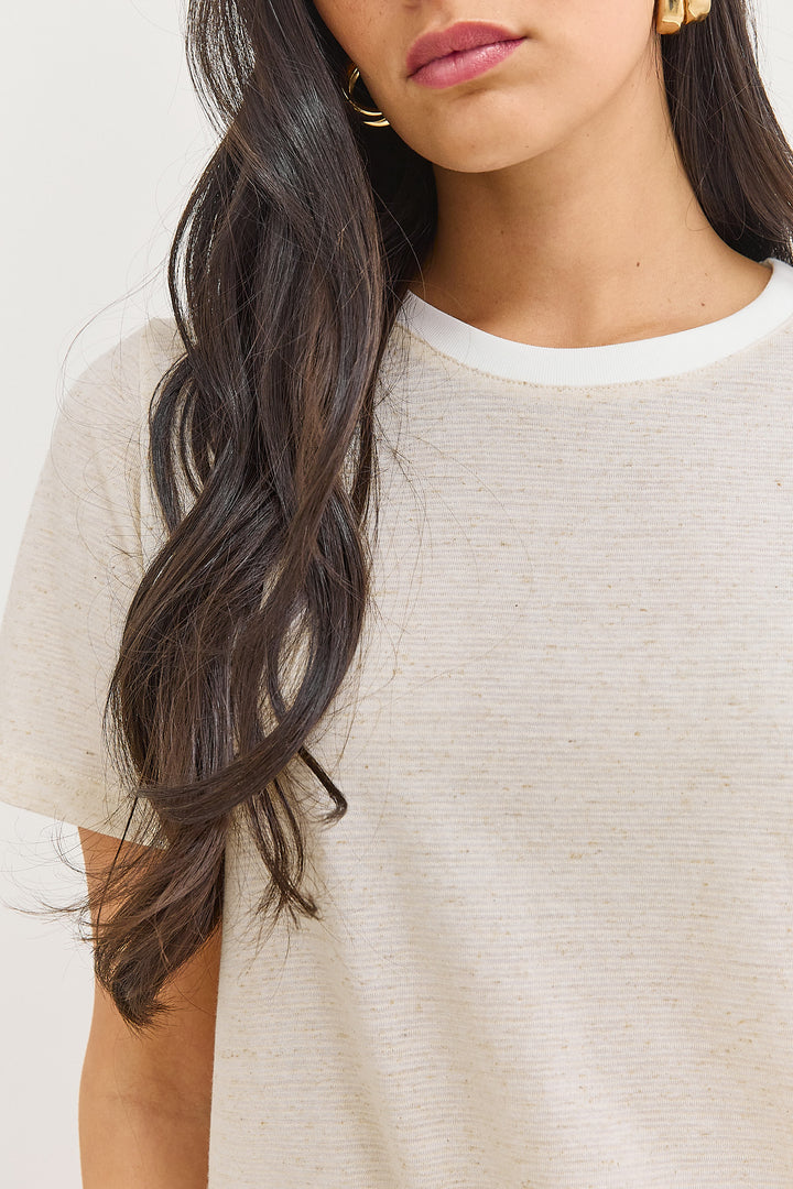 טי שירט לוקאס סטרייפס | בז'/לבן