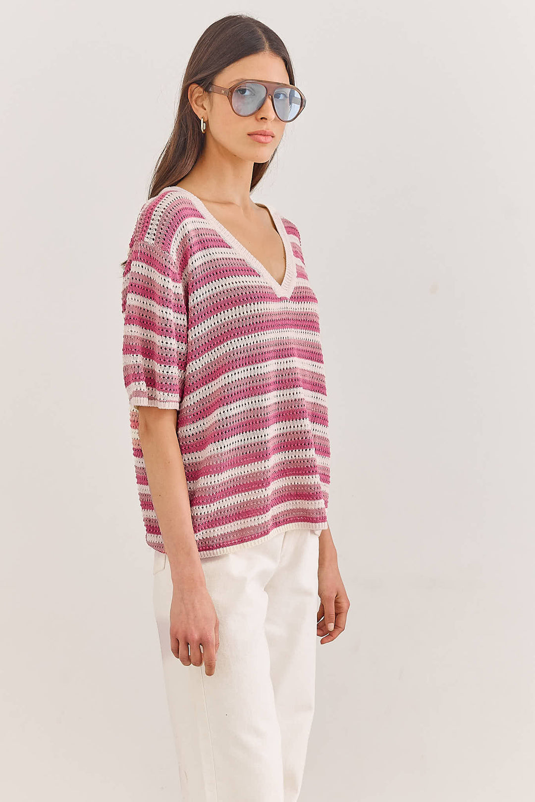 חולצת קרושה לנה סטרייפס צווארון וי | ורוד/בז'
