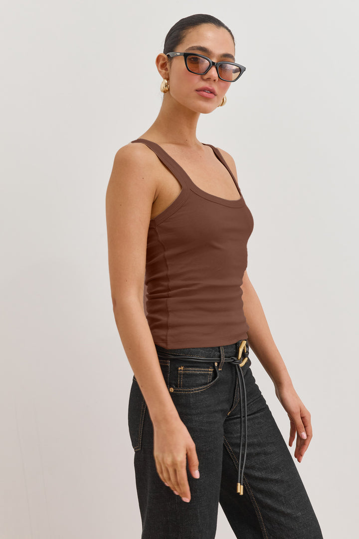 גופיית בייסיק אלכסה | חום כהה