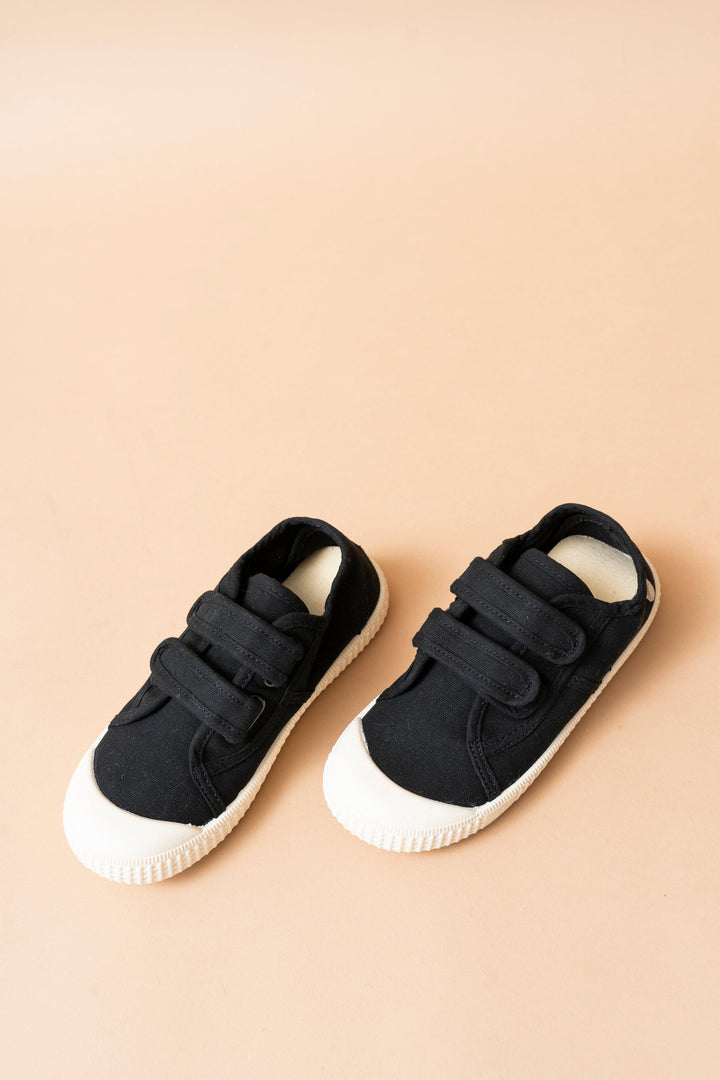 סניקרס סגירת סקוצ'ים צ'ייני | שחור