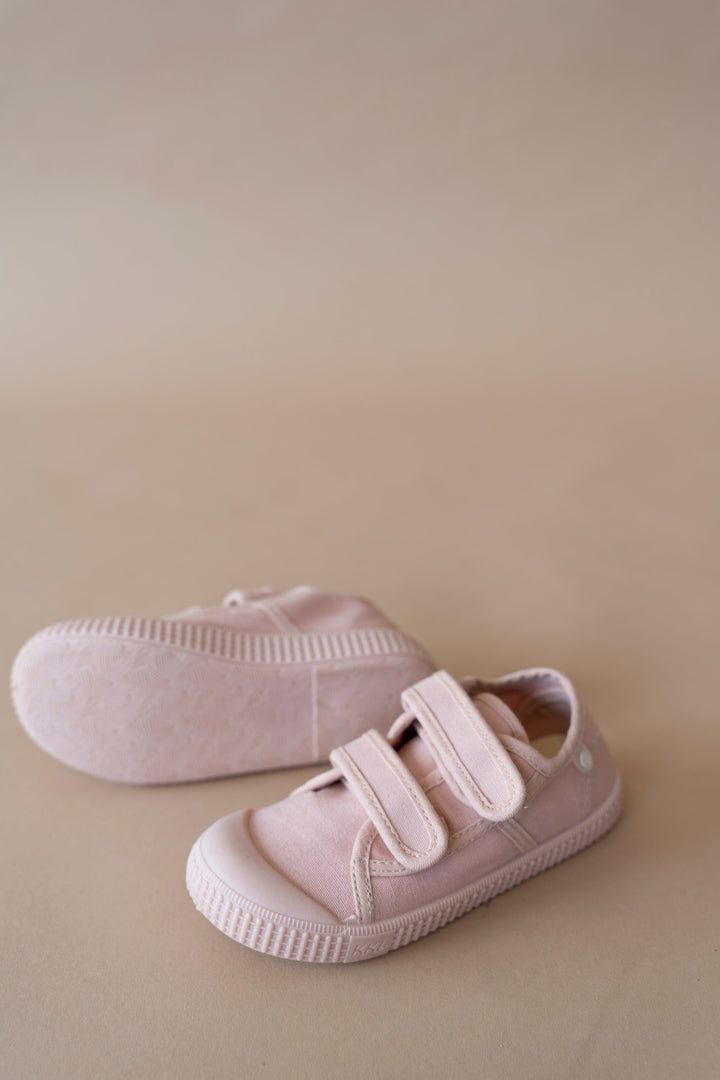 סניקרס סגירת סקוצ'ים צ'ייני | ורוד