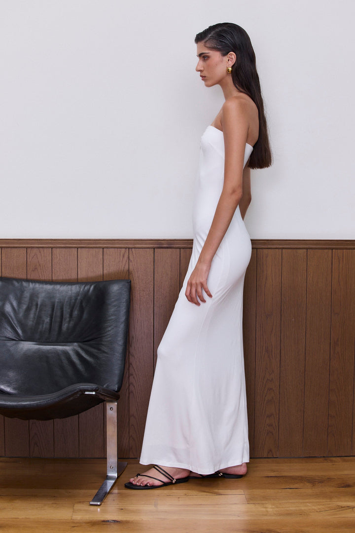 שמלת מקסי אייריס עם מחשוף קדמי | לבן