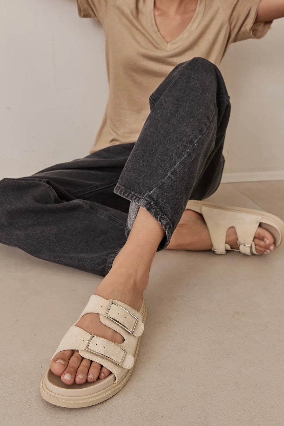 כפכפי מישל בשילוב אבזמים | בז'