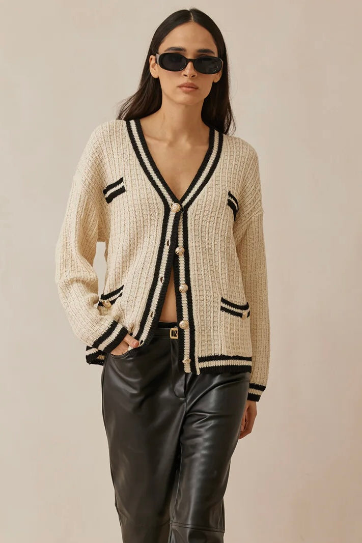 קרדיגן סריג צ׳ארלי בשילוב כפתורים | שמנת