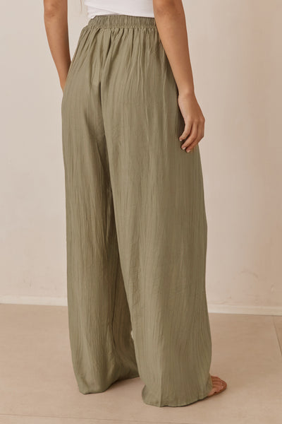 מכנסי ריס טקסטורת פסים בשילוב גומי וקשירה | ירוק זית