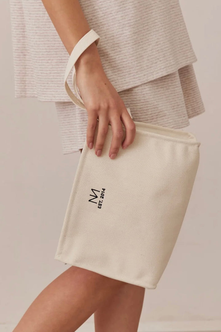 קלאץ' קנבס נורי בשילוב לוגו | קרם