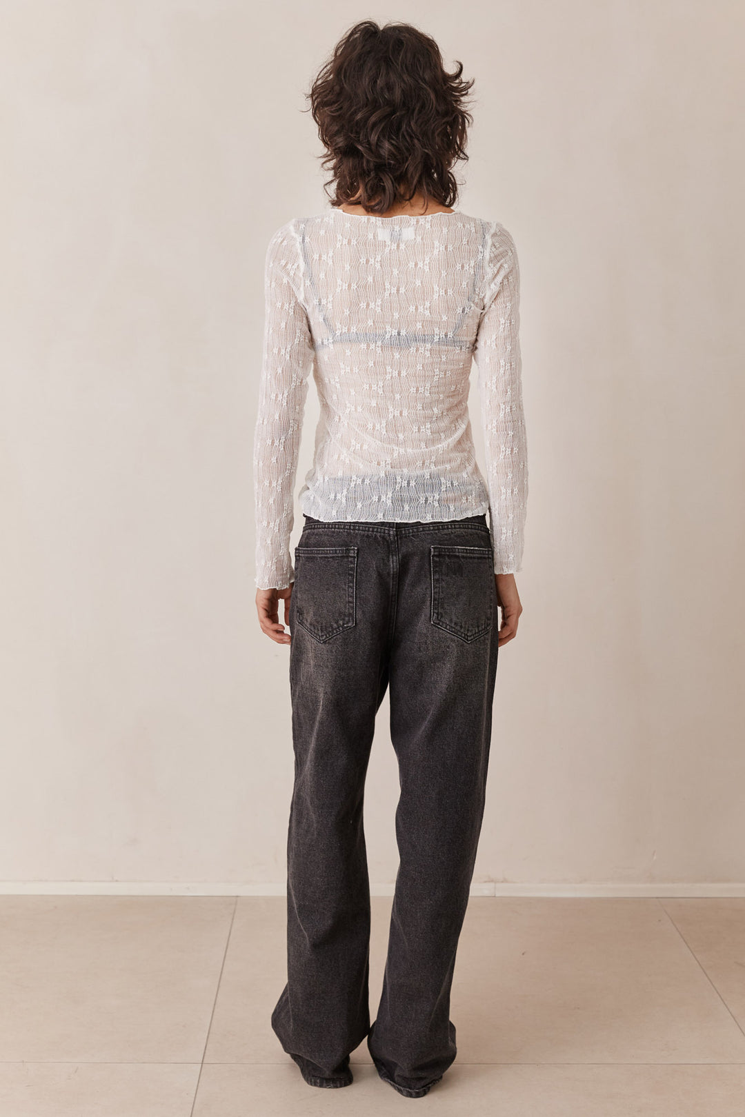 חולצת לינדזי תחרה שקפקפה  | לבן