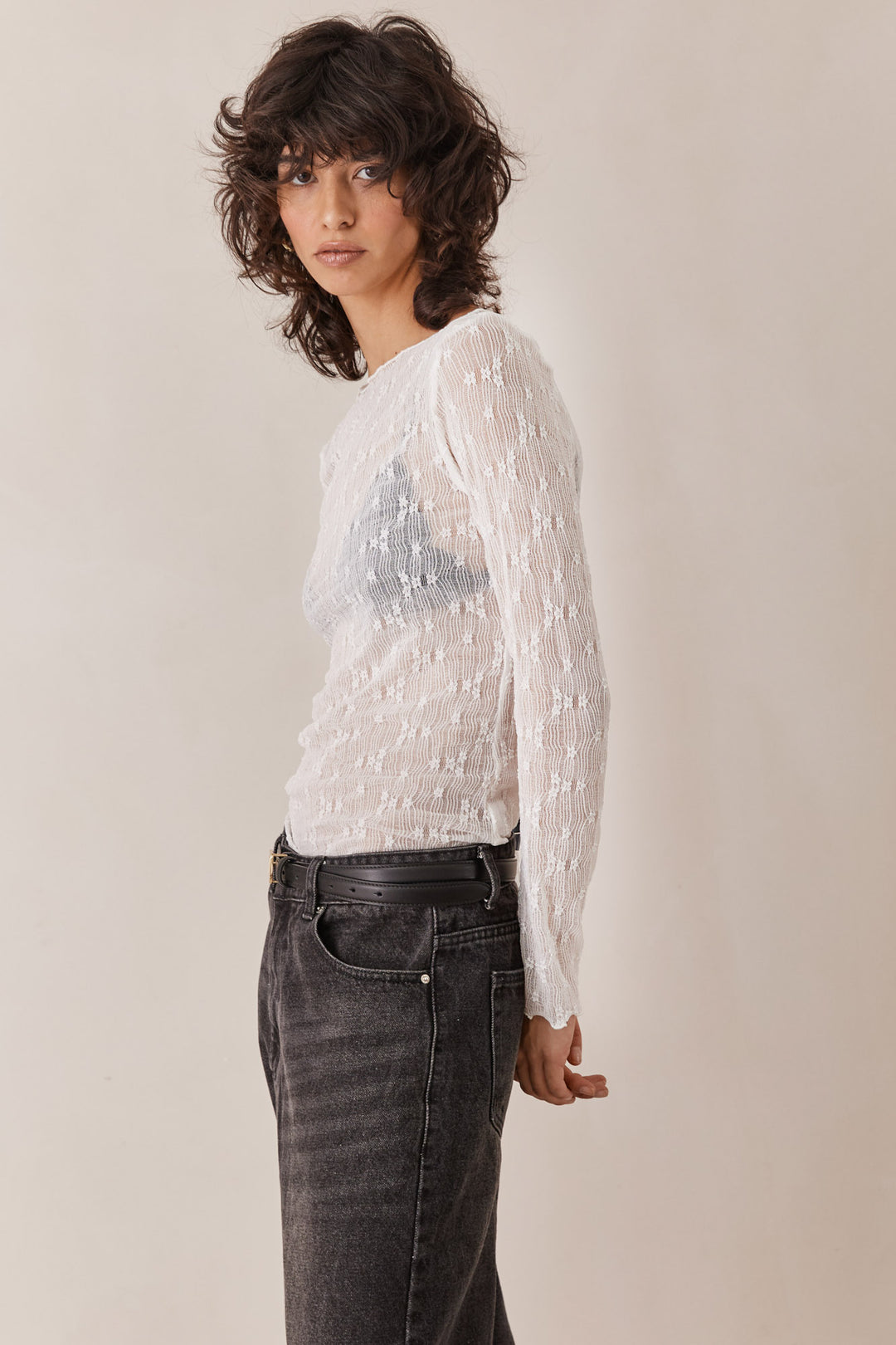 חולצת לינדזי תחרה שקפקפה  | לבן