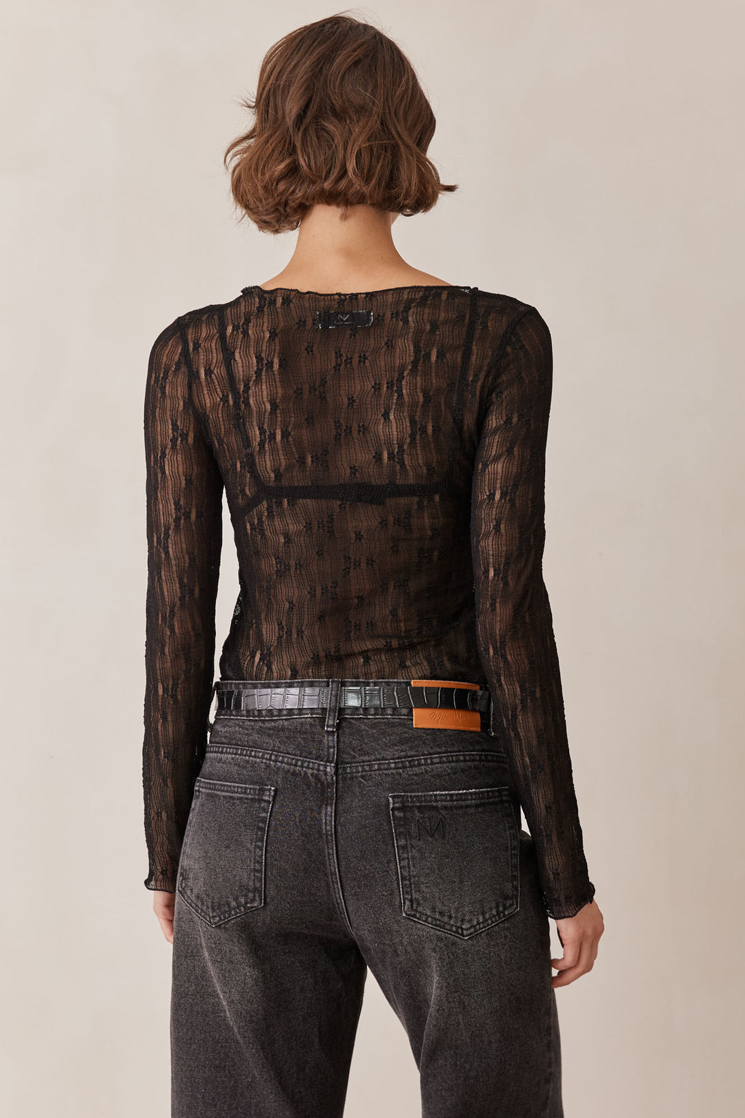 חולצת לינדזי תחרה שקפקפה  | שחור