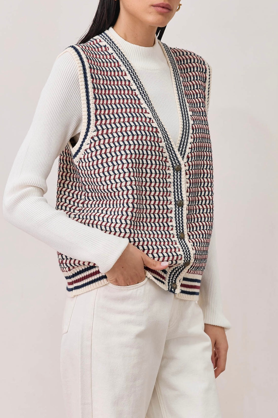 אפודה סרוגה קרולינה בשילוב כפתורים | כחול