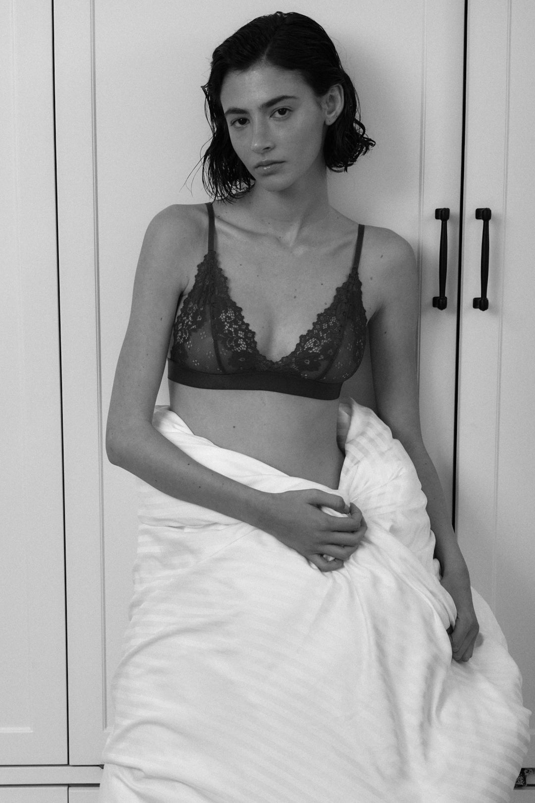 חזיית משולשים תחרה מלרוז פס גומי | שחור