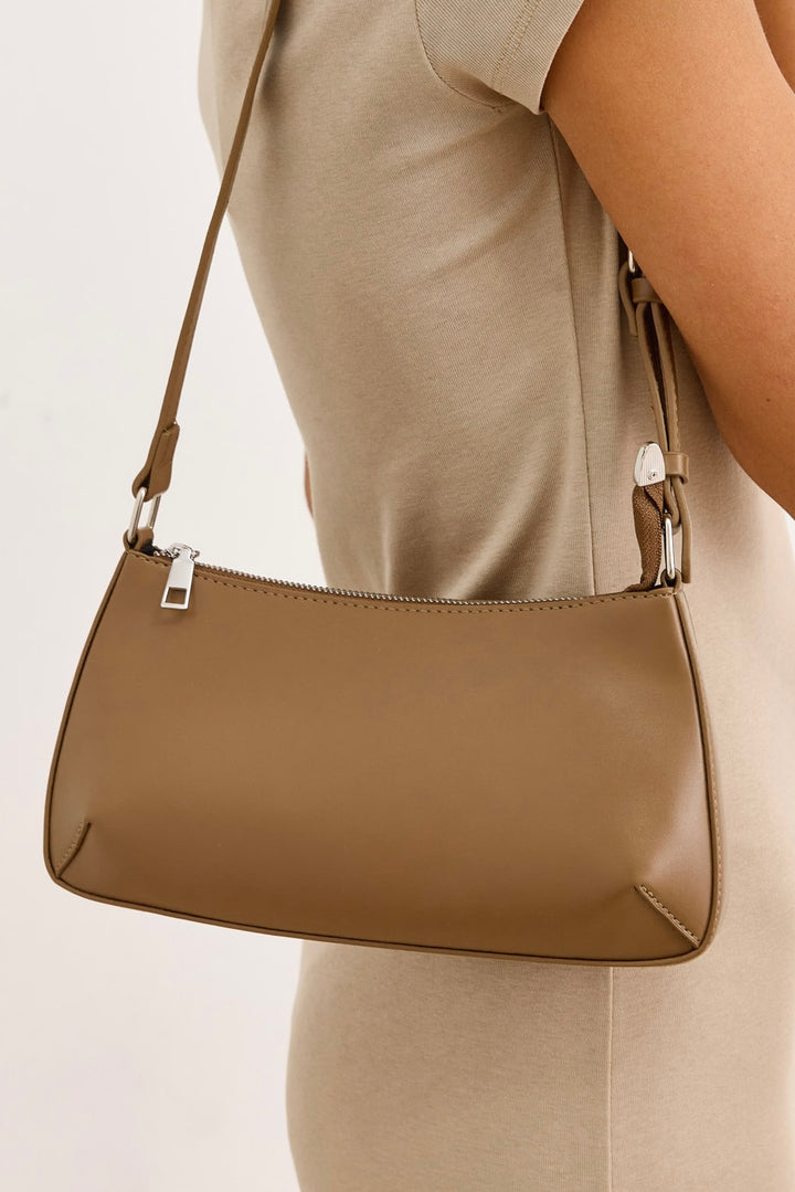 תיק אן מרי דמוי עור | קפה