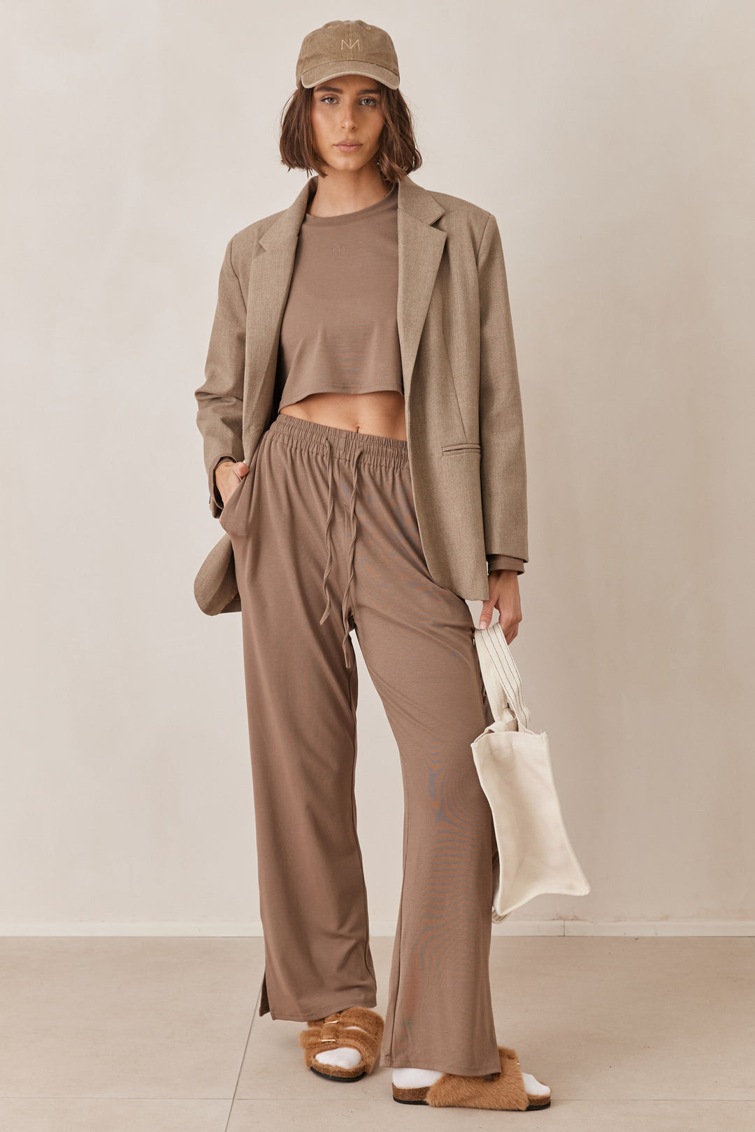 חולצת נורי קרופ שרוולים ארוכים | חום