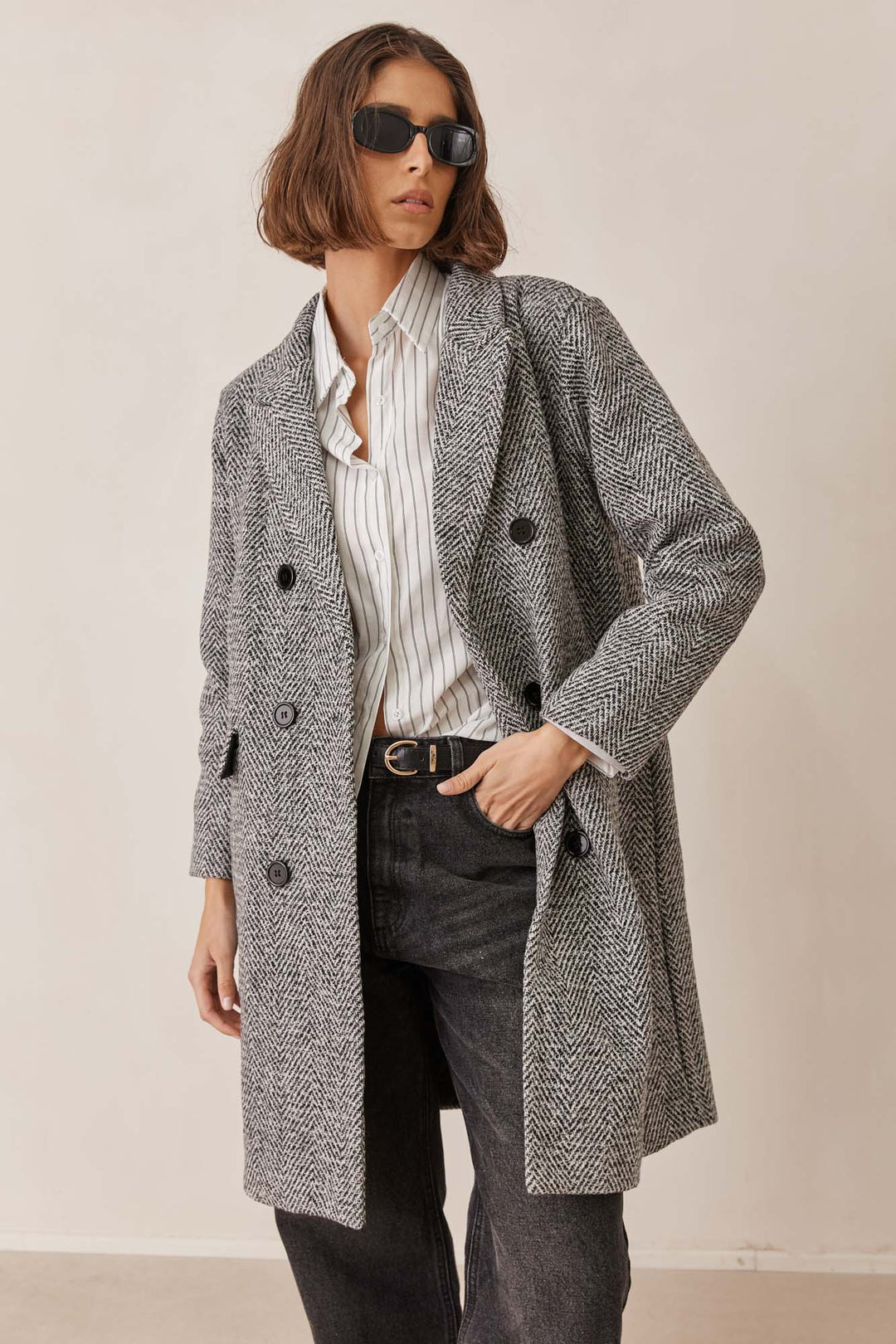 מעיל ריצ'י סרוג בשילוב כפתורים | שחור/לבן