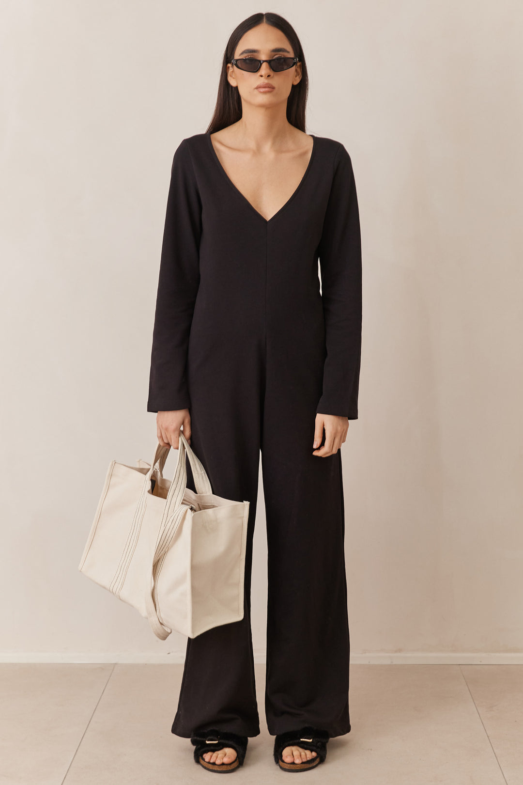 אוברול איזבל מחשוף וי | שחור